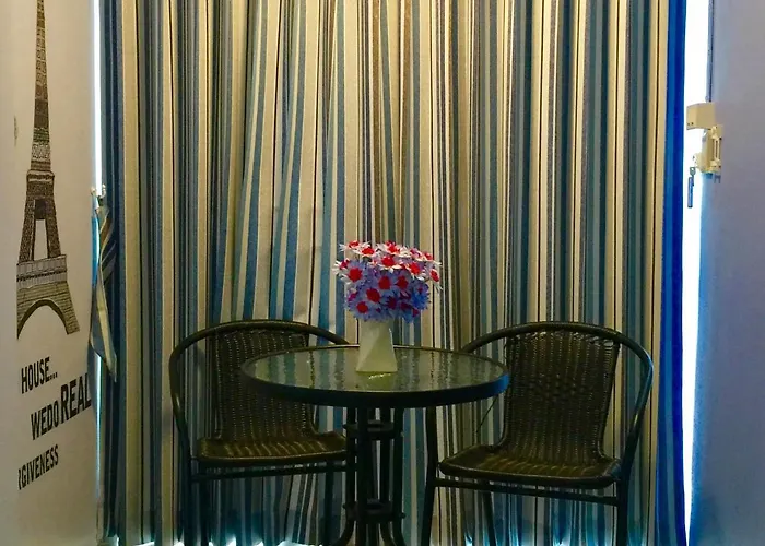 Baan Phaholyothin 52 Motel