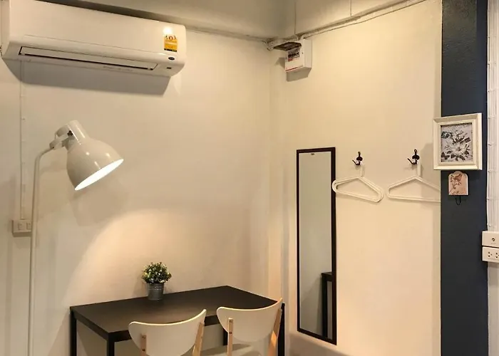 Baan Phaholyothin 52 Motel 3*