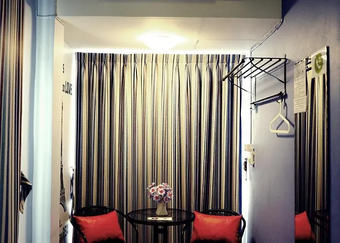 Motel Baan Phaholyothin 52