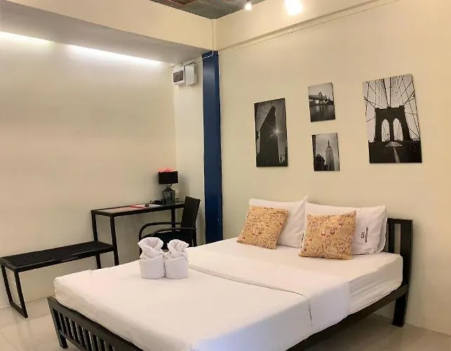 Baan Phaholyothin 52 Motel 3*